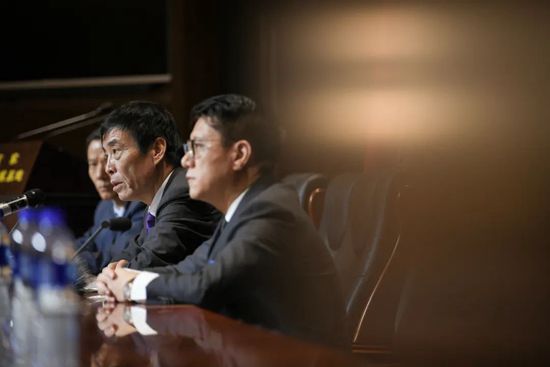 球员将在一周内接受新的检查进行重新评估。